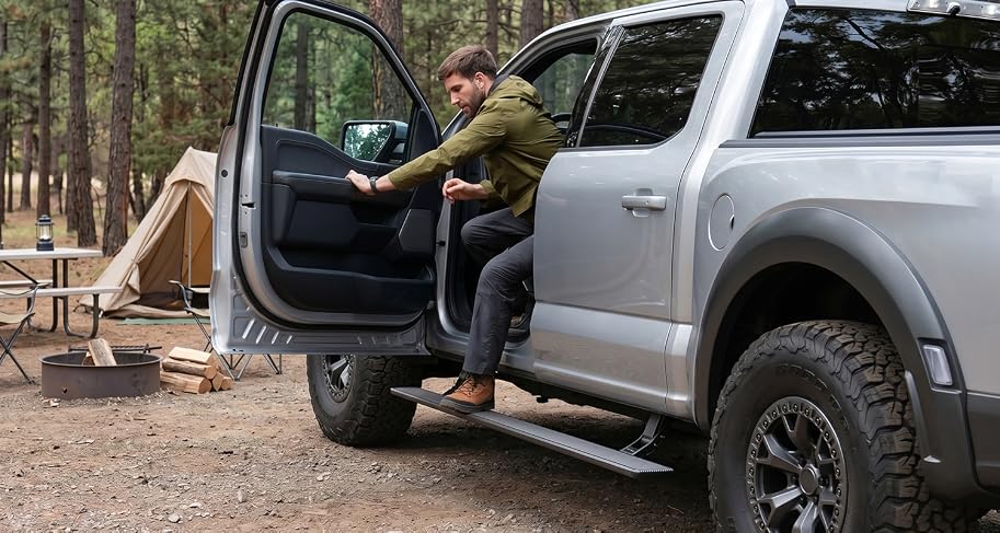 wolfbox_power_running_board_man